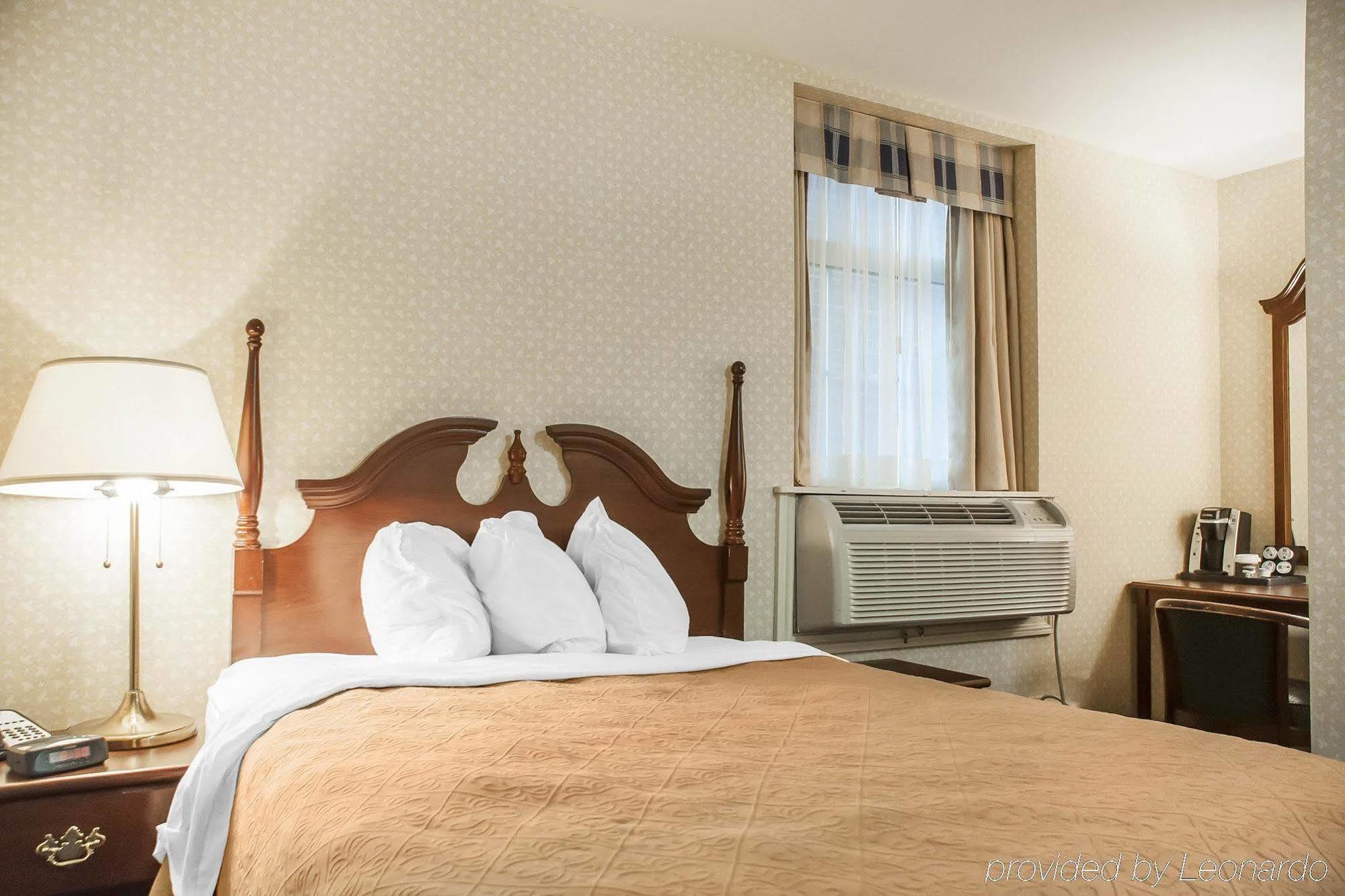 The Champlain Waterfront Hotel Ascend Hotel Collection Orillia Dış mekan fotoğraf